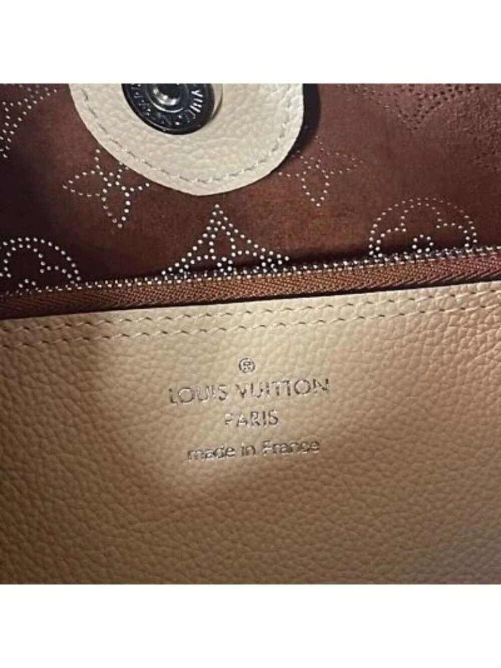 Louis Vuitton Monogram Carmel Hobo Mahina Leather Shoulder Tote Bag - Picture 8 of 10